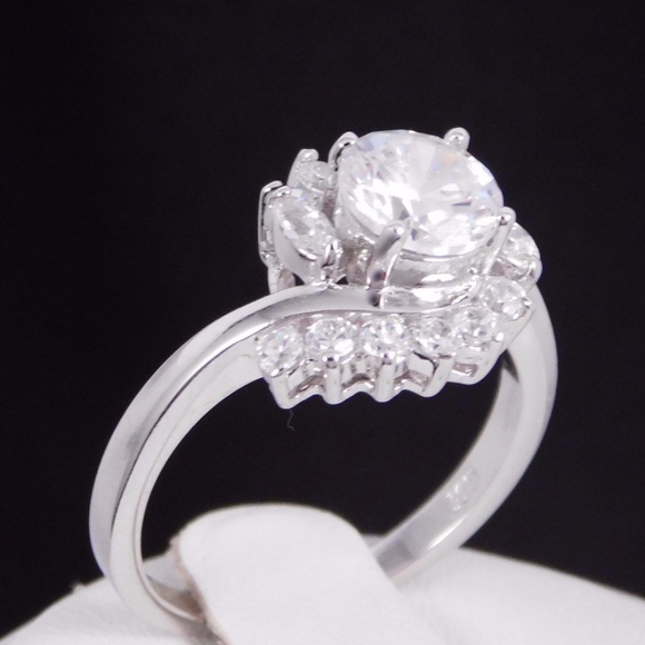 Meet your Posher, Heather, The irish gem jewelry - Picture 7 of 8